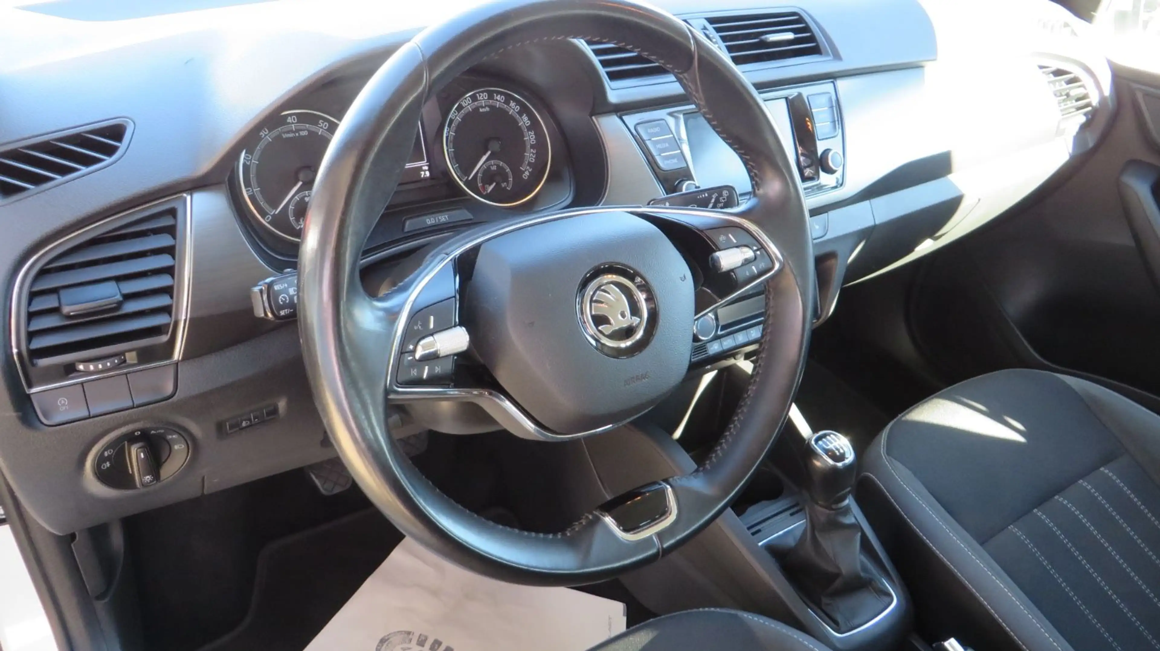 Skoda Fabia Combi Style AHK Rückfahrkamera — photo 20