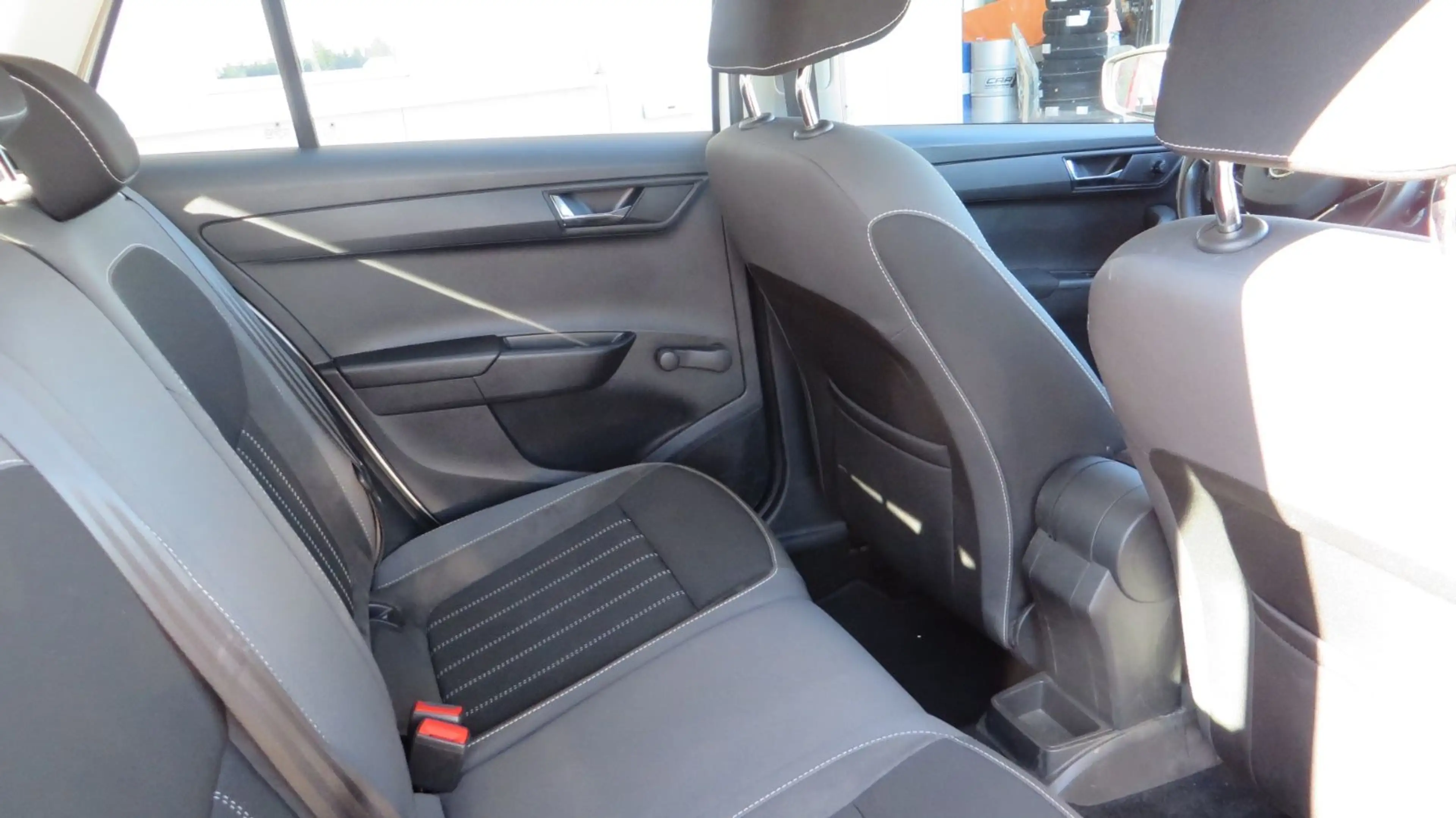 Skoda Fabia Combi Style AHK Rückfahrkamera — photo 16