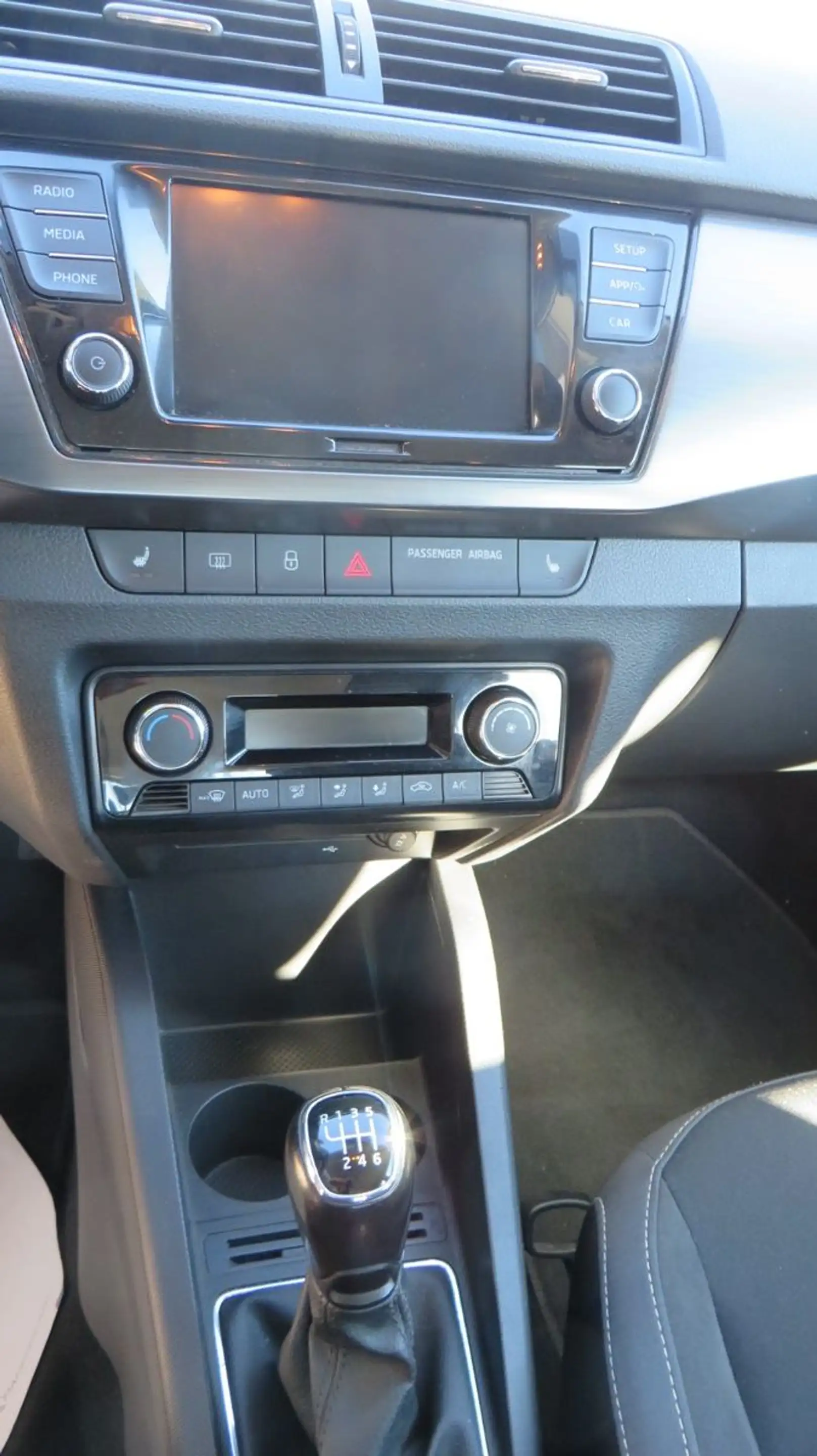Skoda Fabia Combi Style AHK Rückfahrkamera — photo 21
