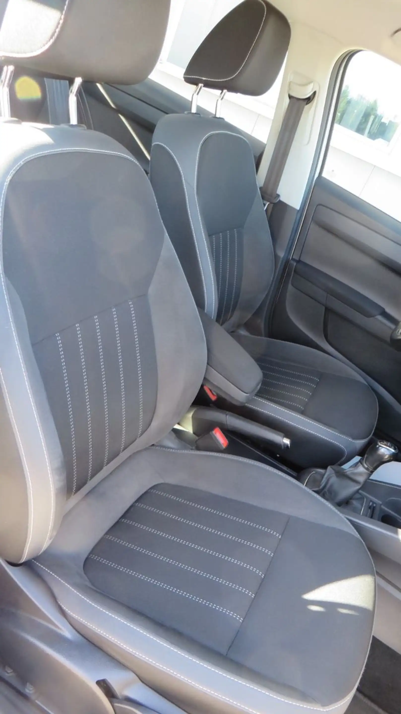 Skoda Fabia Combi Style AHK Rückfahrkamera — photo 17