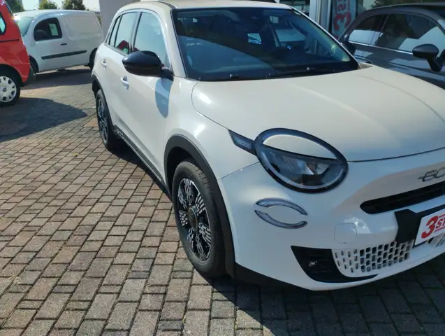 Fiat 600 view 3