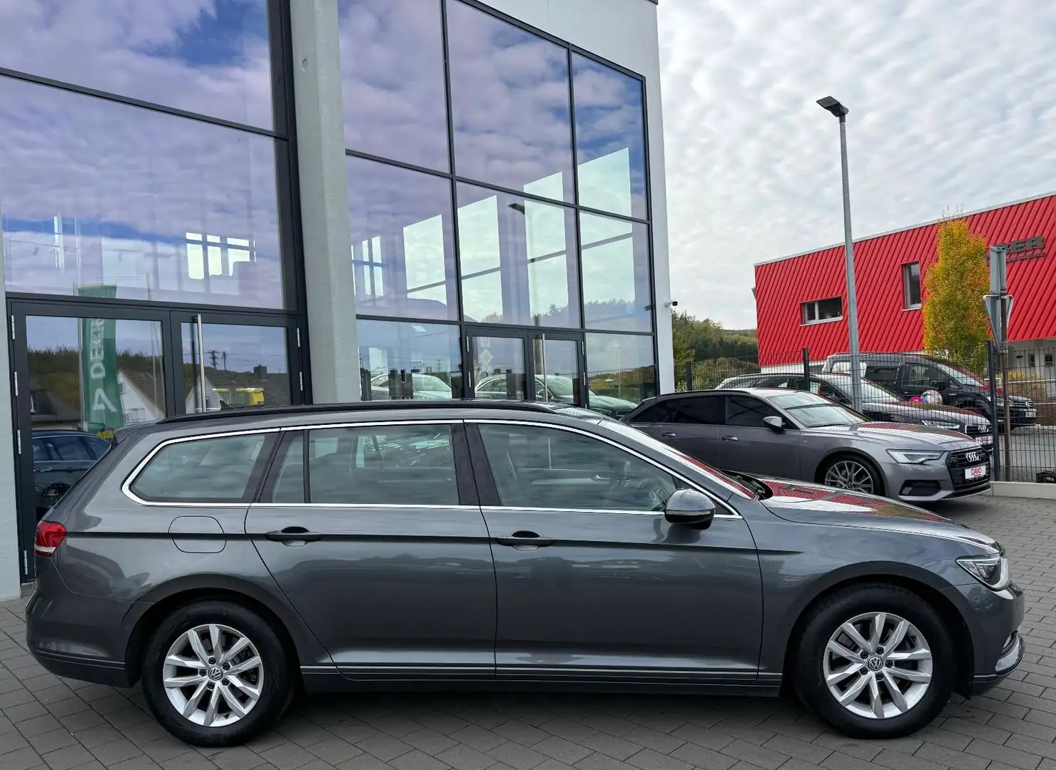 Volkswagen Passat Variant Comfortline /AHK/ACC/R-Kamera Grijs - 2