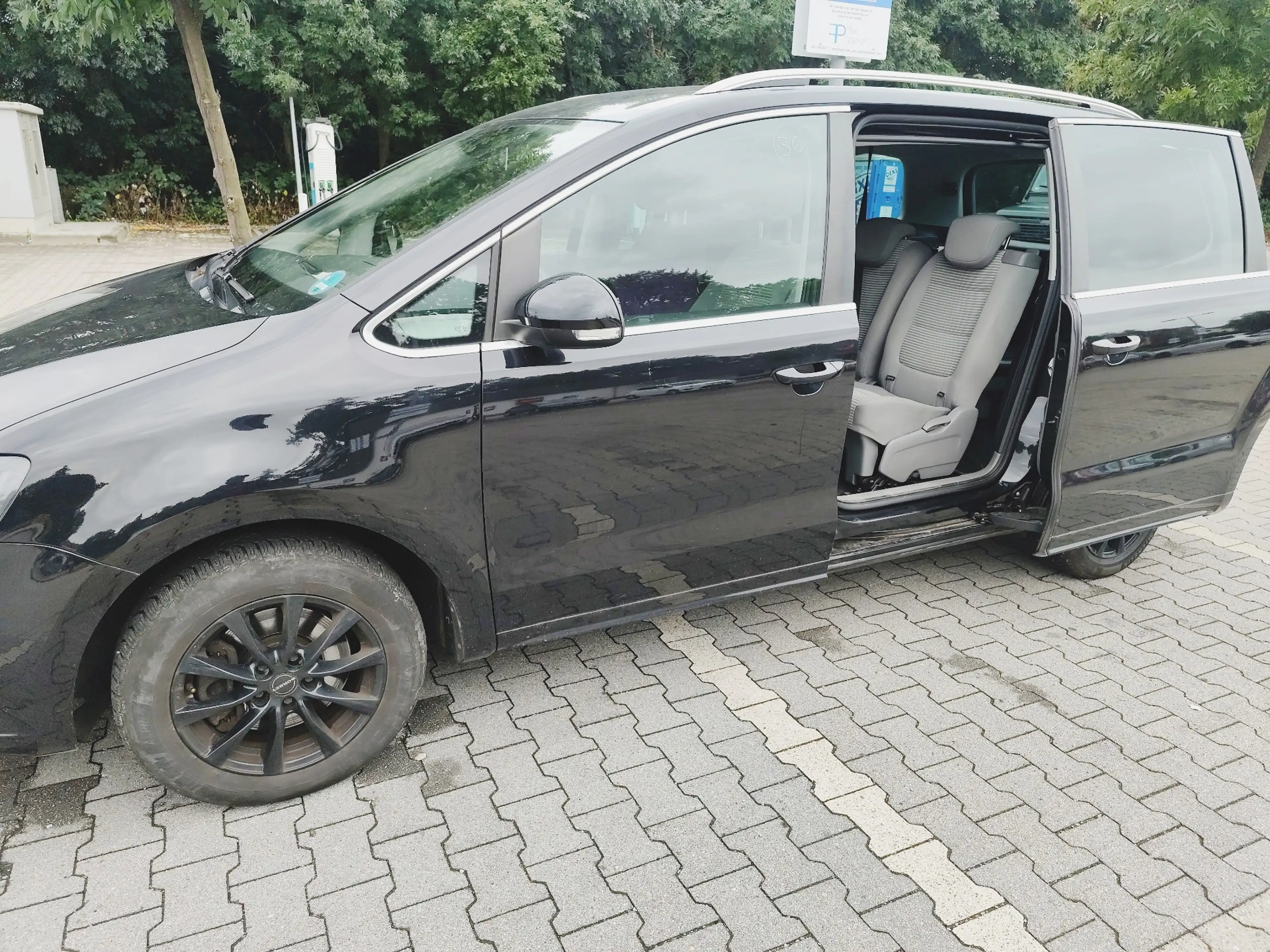 SEAT Alhambra Allhambra Diesel 2.0 TDI ( 7 Sitzer ) 4x4 ( 2x schiebe tür )Voll sheckheft bei Seat — photo 3