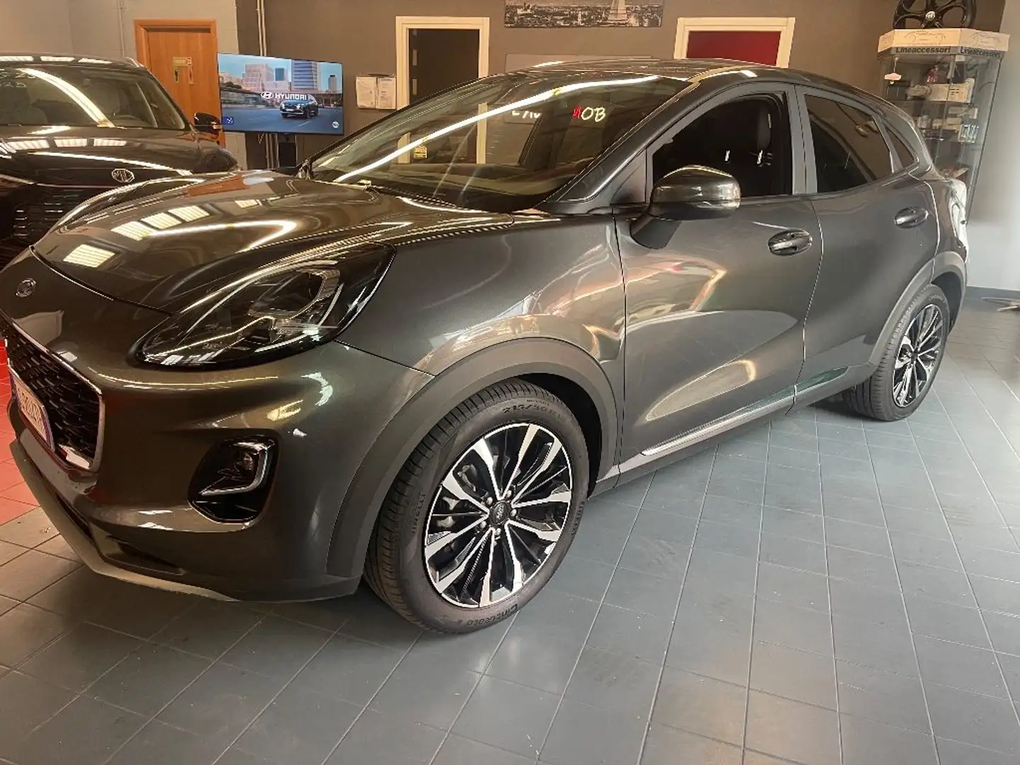 Ford Puma 1.0 EcoBoost Hybrid 125 CV S&S Titanium Grigio - 2