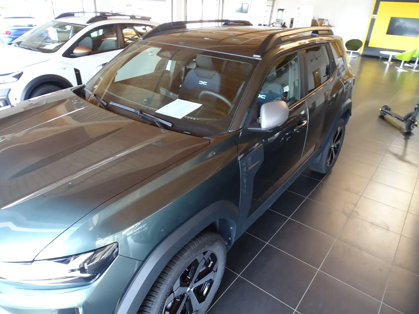 Dacia Duster TCe 130 Journey 4x4 Grün - 2