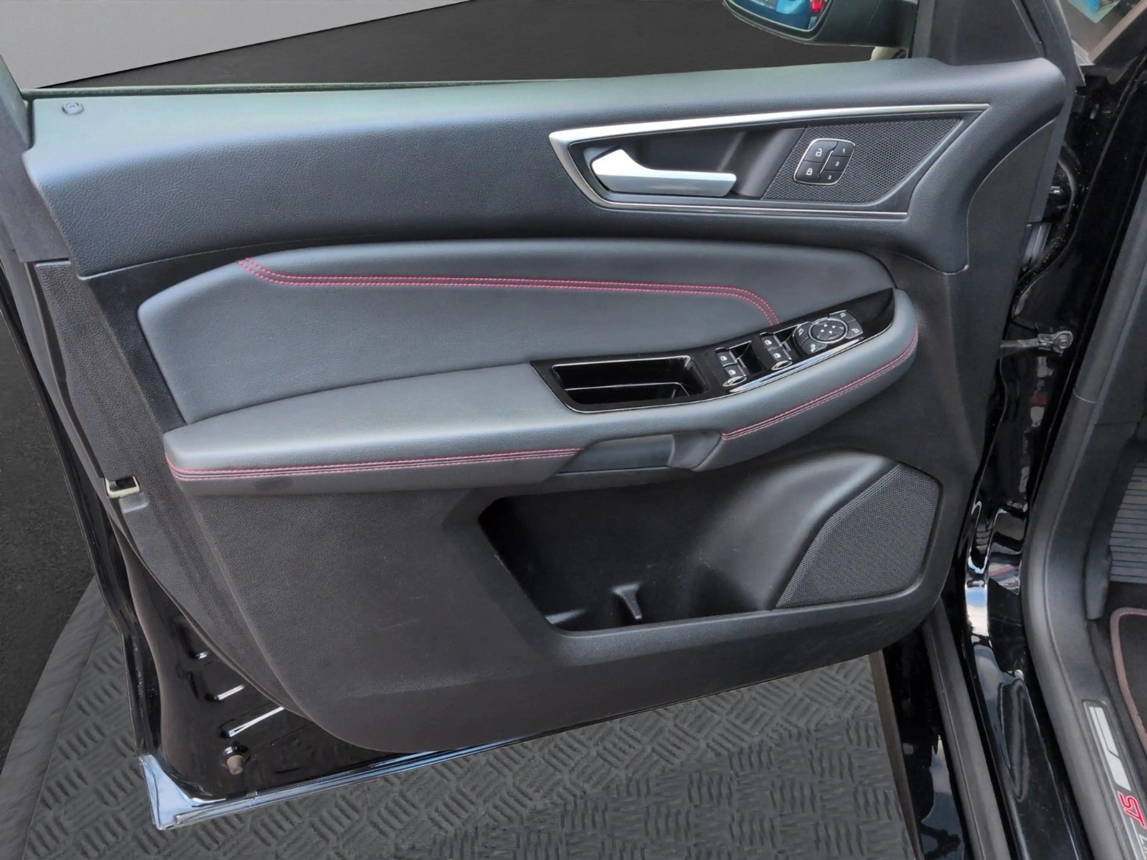 Ford S-Max ST-Line 2.0 *7SITZ*Panorama*Automatik*AHK* — photo 9