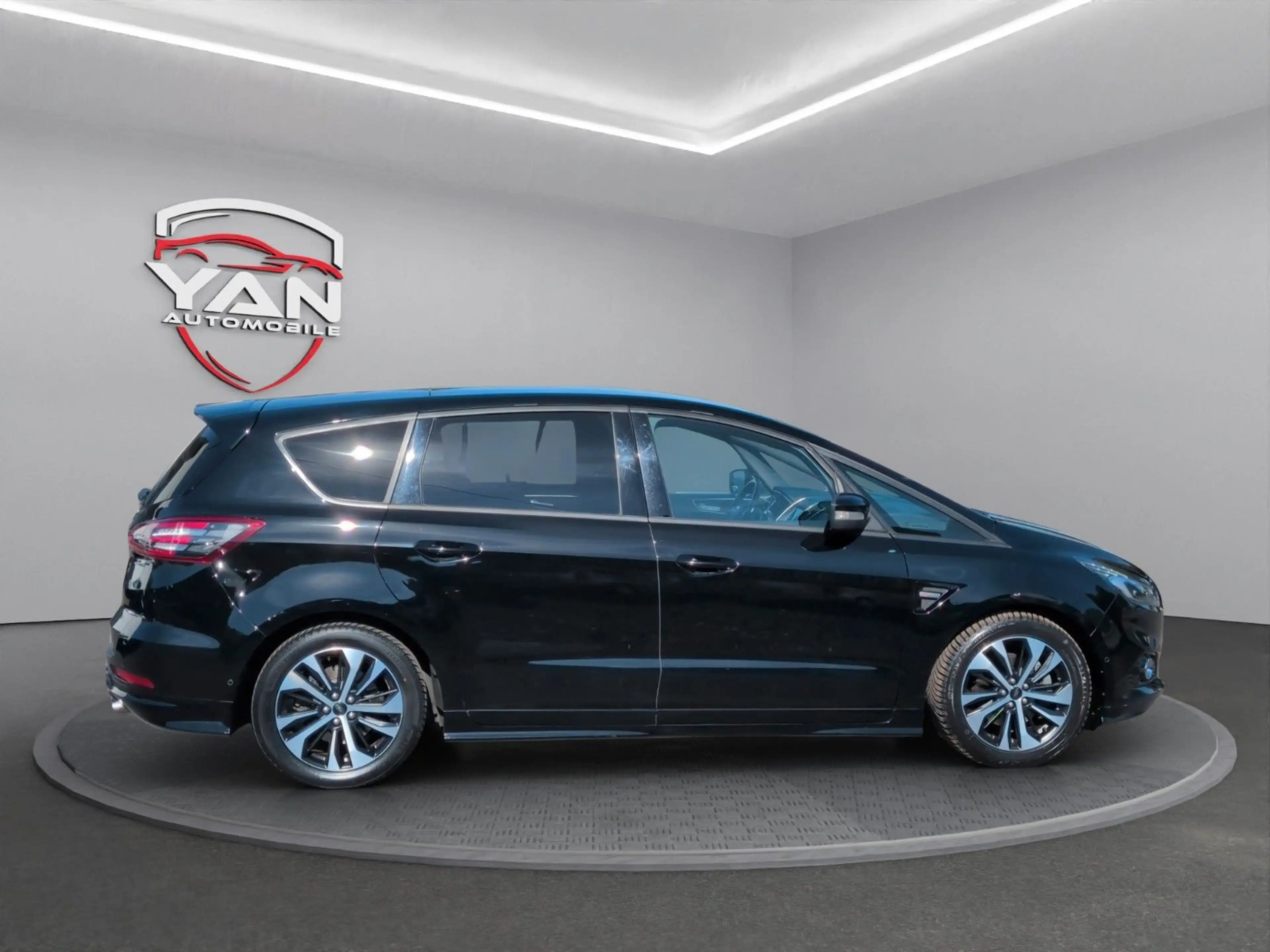 Ford S-Max ST-Line 2.0 *7SITZ*Panorama*Automatik*AHK* — photo 4