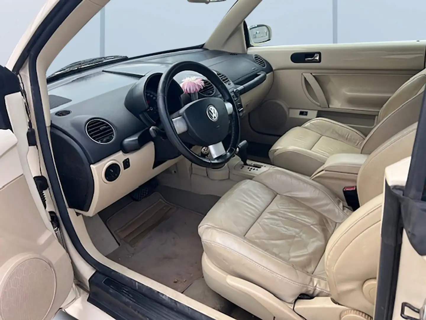 Volkswagen Beetle 2.0 Aut. Beige - 2