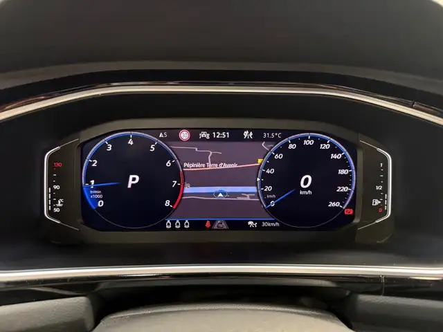 Volkswagen T-Roc view 12