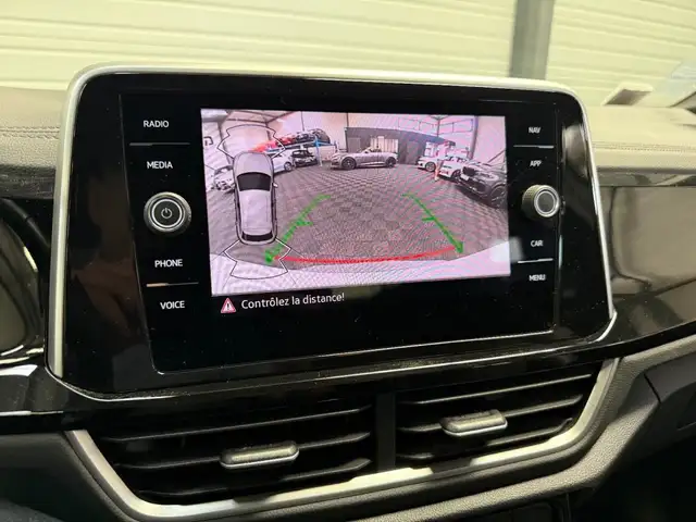 Volkswagen T-Roc view 15