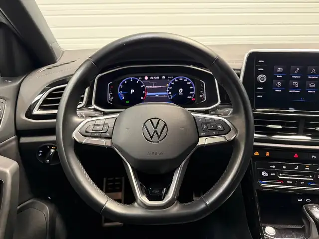 Volkswagen T-Roc view 11