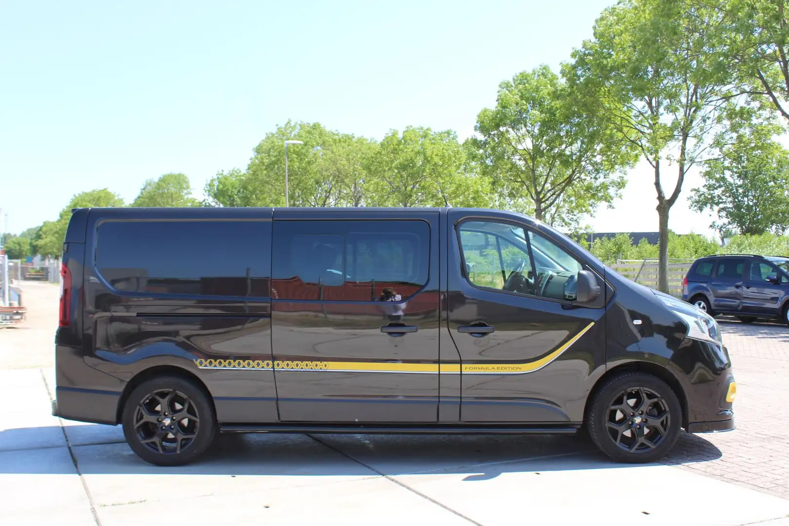 Renault Trafic 1.6 dCi T29 L2H1 DC Formula Edition Energy 5 PERS Gris - 2