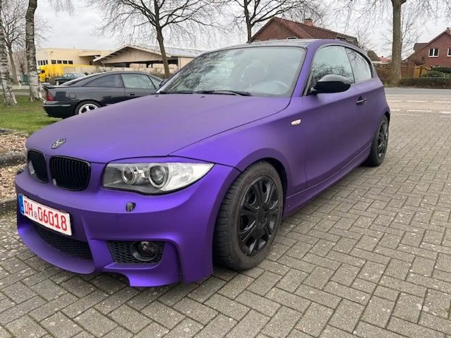 BMW 120 Baureihe 1 Lim. 120d Violett - 1
