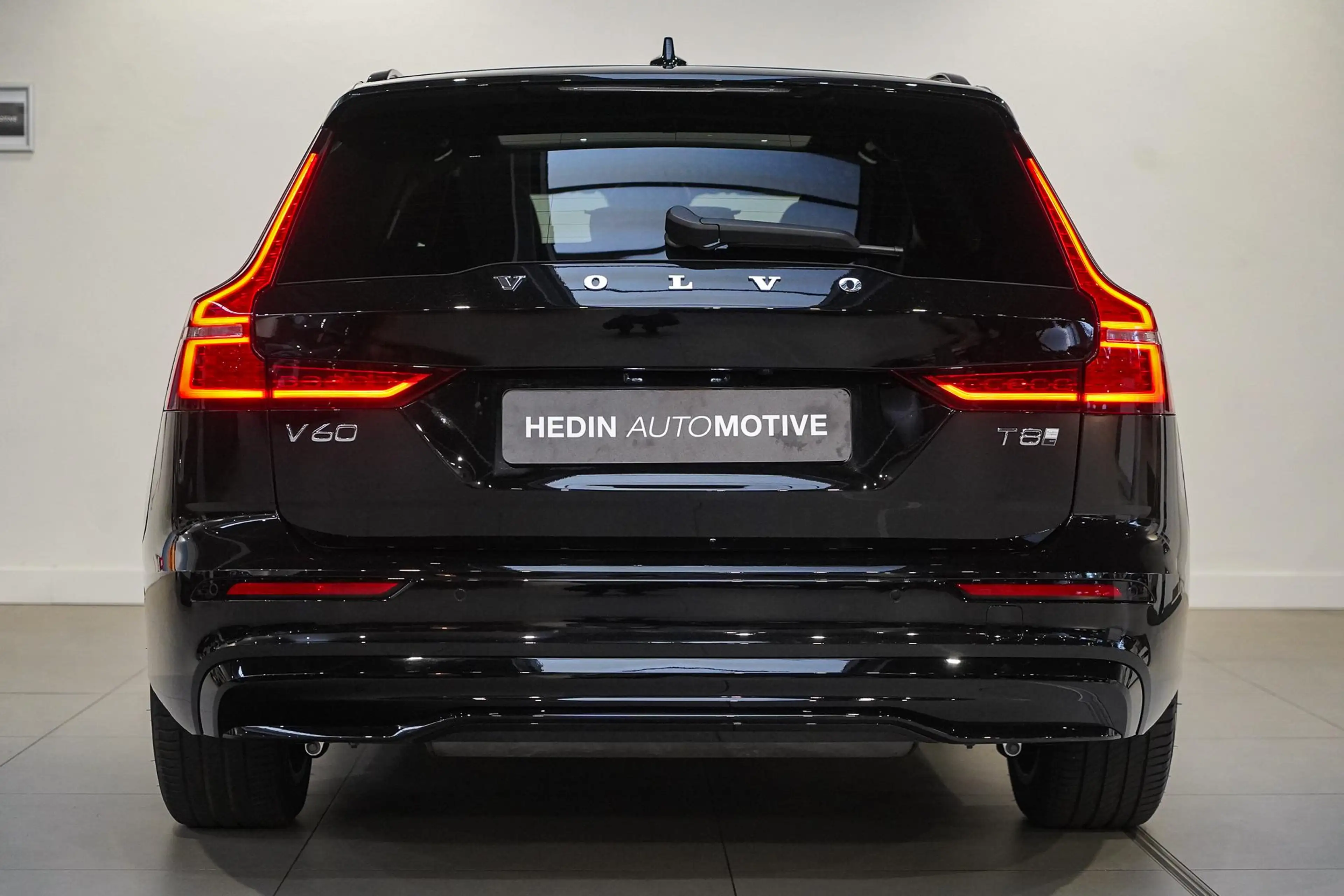 Volvo V60 T8 Plug-in hybrid AWD Ultra Dark 455pk | Harman/Ka — photo 5