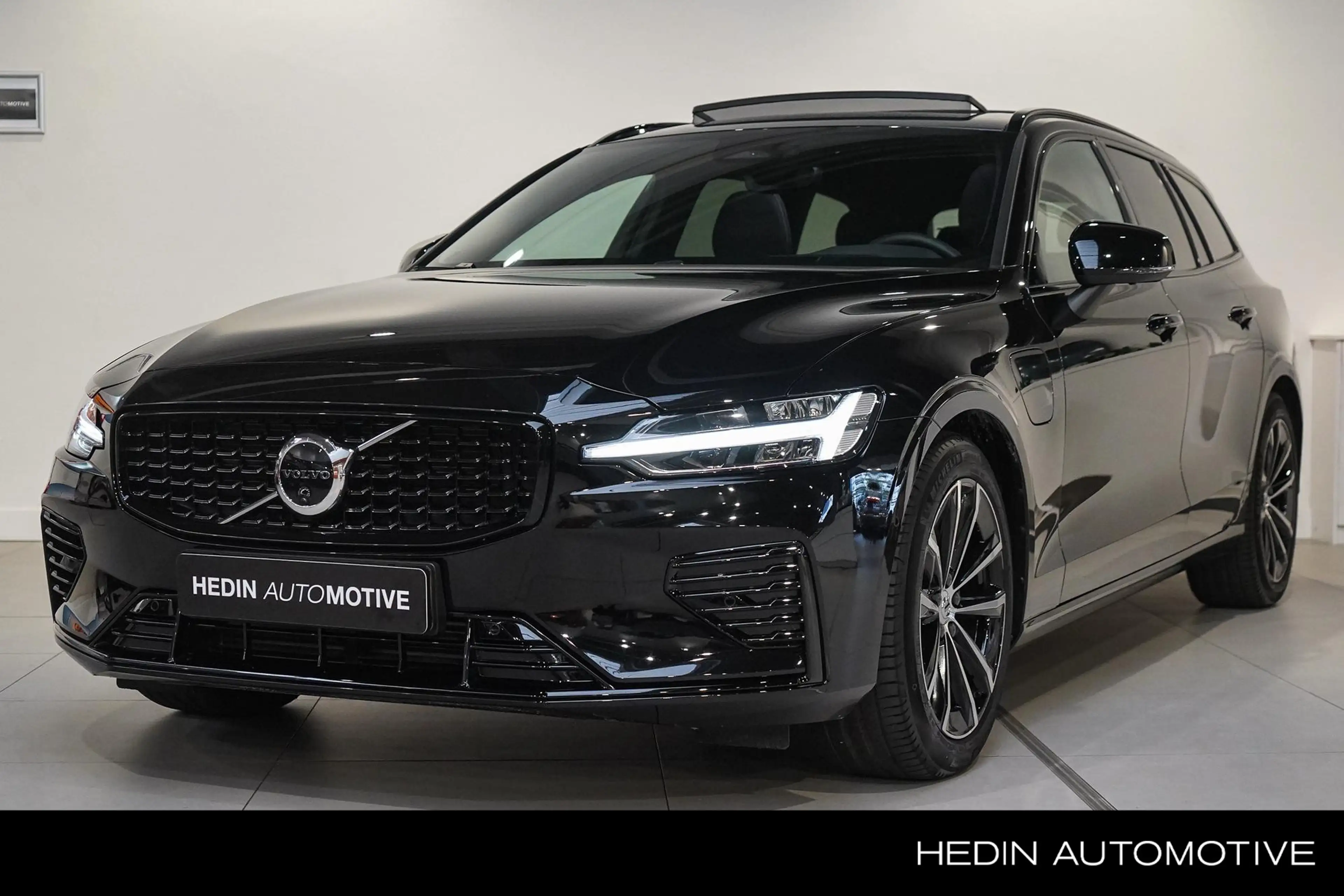 Volvo V60 T8 Plug-in hybrid AWD Ultra Dark 455pk | Harman/Ka