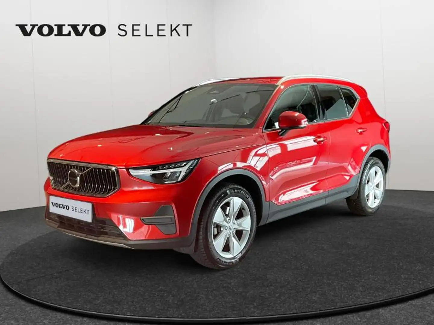 Volvo XC40 B3 Core / essence Rouge - 1