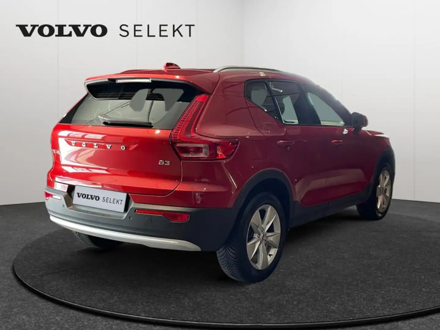 Volvo XC40 B3 Core / essence Rouge - 2