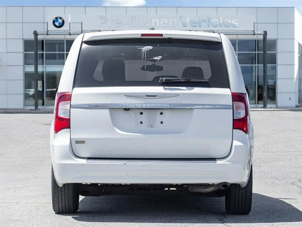 Chrysler Town & Country снимка Chrysler Town & Country