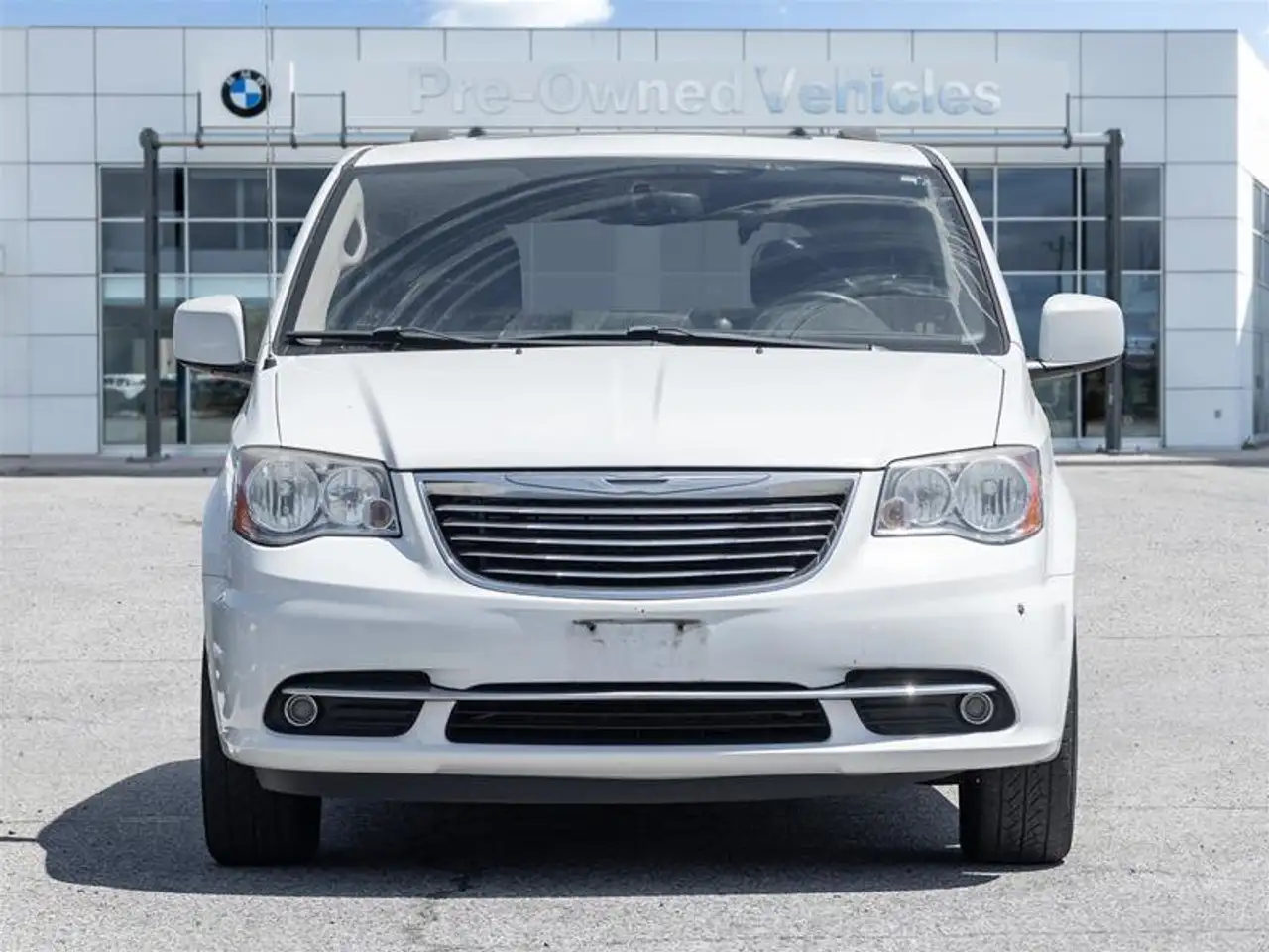 Chrysler Town & Country снимка Chrysler Town & Country