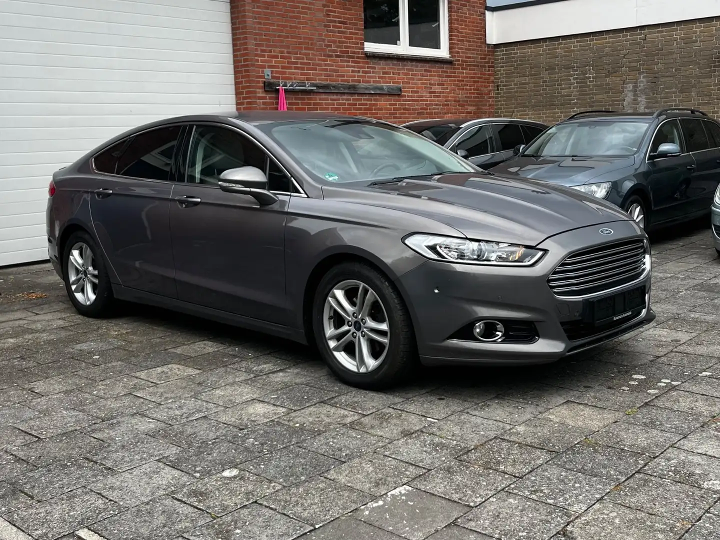 Ford Mondeo Lim. Titanium*Leder*Navi*Kamera Braun - 1