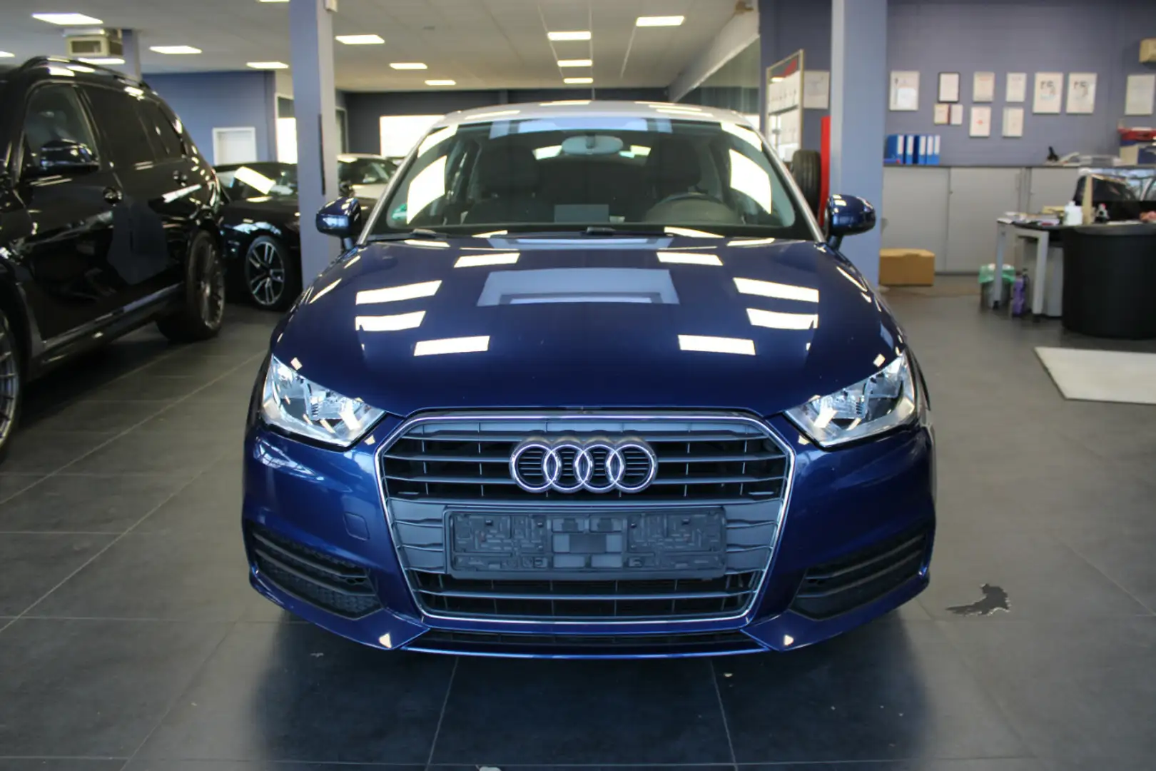 Audi A1 1.0 TFSI ultra Sportback Blau - 2