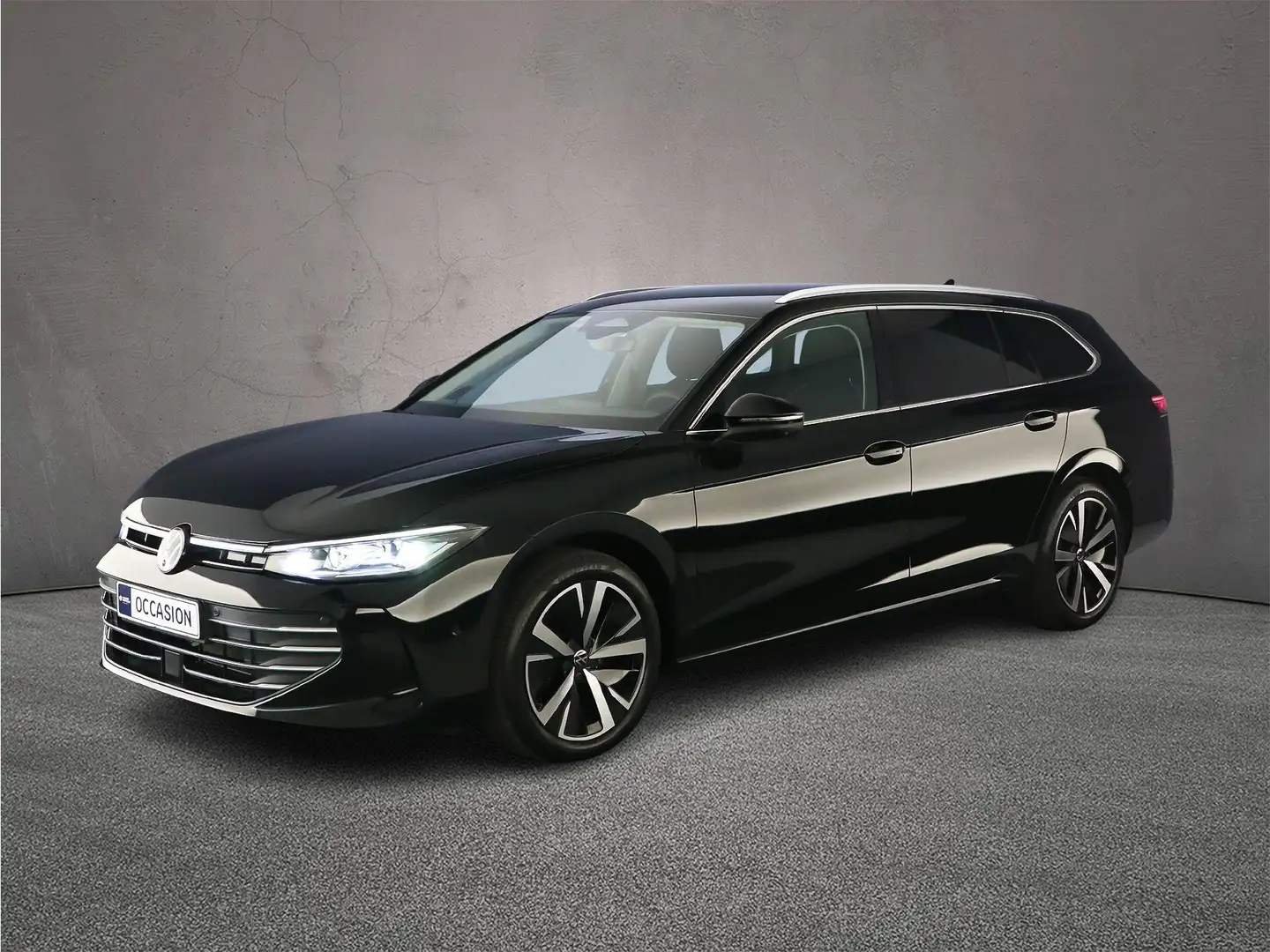 Volkswagen Passat Variant Business 1.5 eTSI 150pk DSG Automaat Trekhaak, 360 Zwart - 2