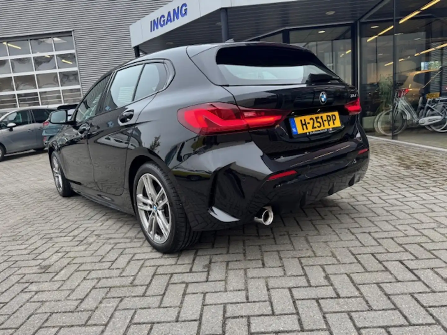 BMW 118 1-Serie (f40) 118i 140pk AUTOMAAT Corporate Execut Noir - 2