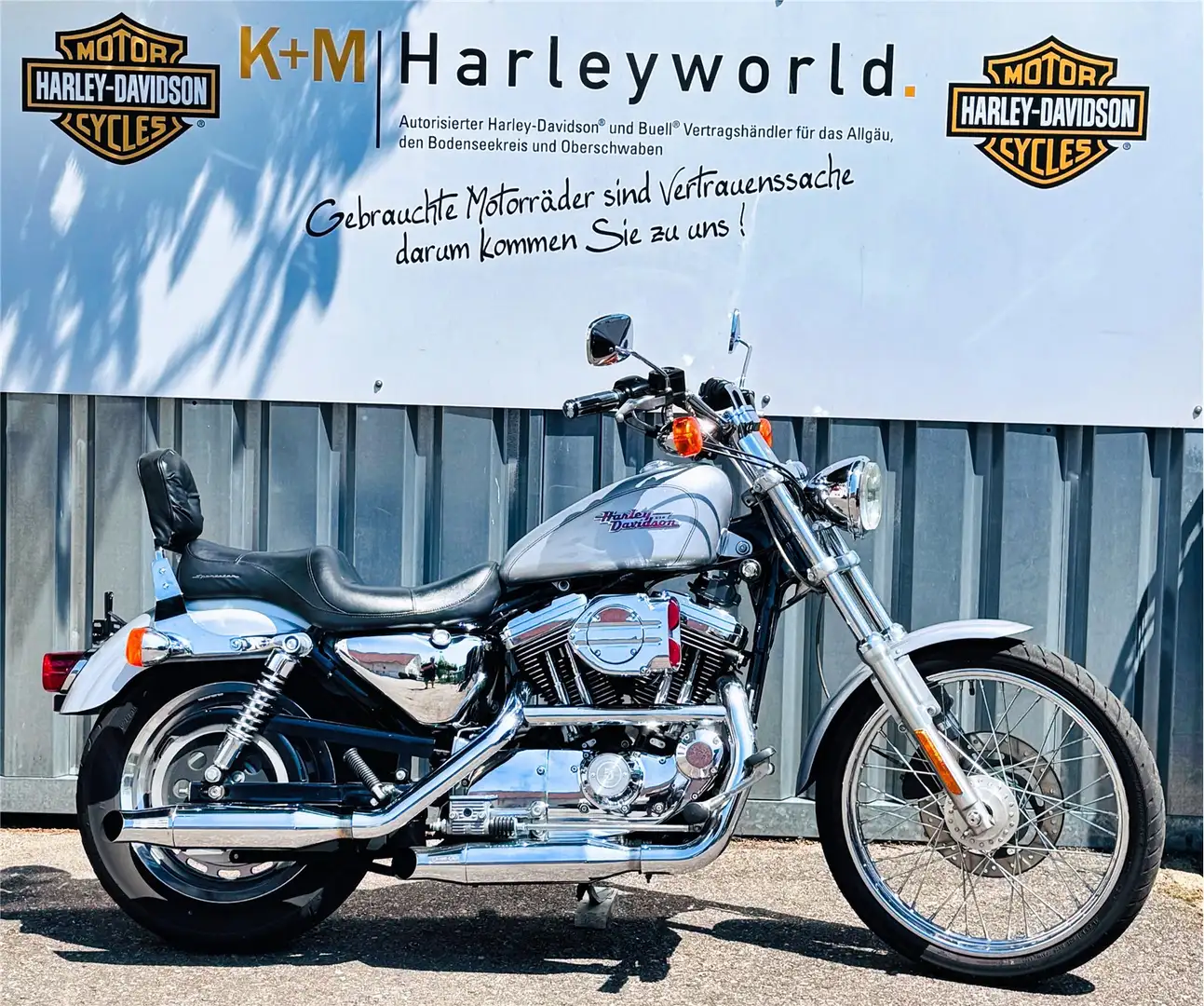 Harley-Davidson 1200 Custom - 1