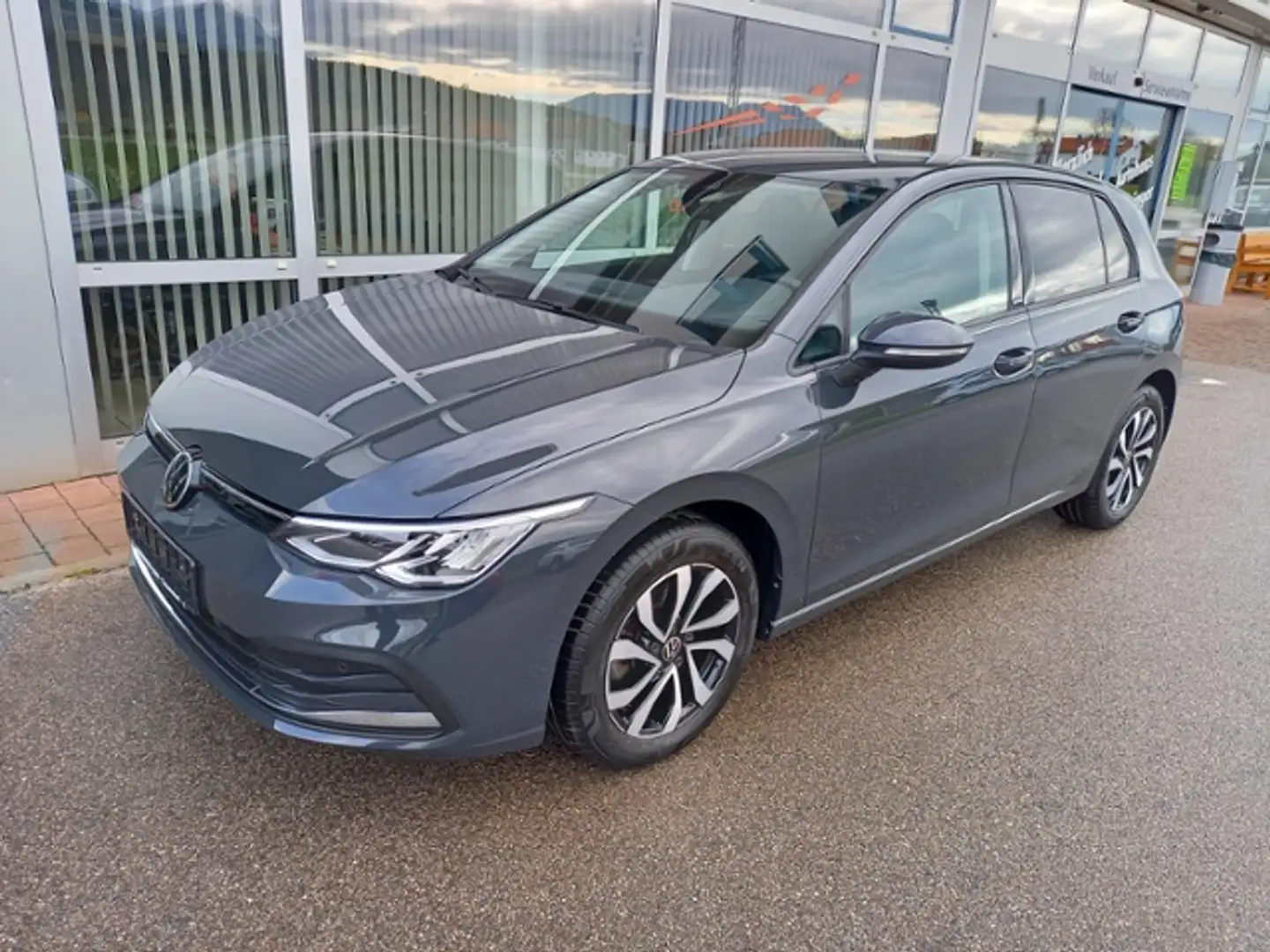 Volkswagen Golf VIII Lim. Life NAVI ACC PDC SHZ Gris - 2