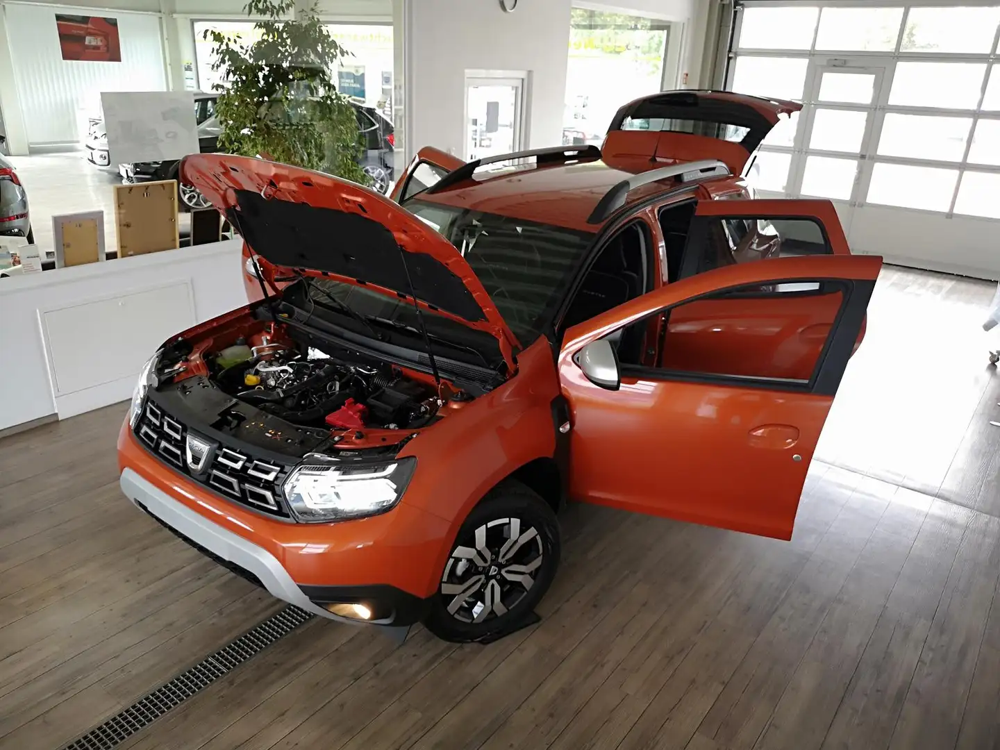 Dacia Duster Prestige Tce 130*KLIMA*SHZ*R-KAM*DAB*NAVI Orange - 2
