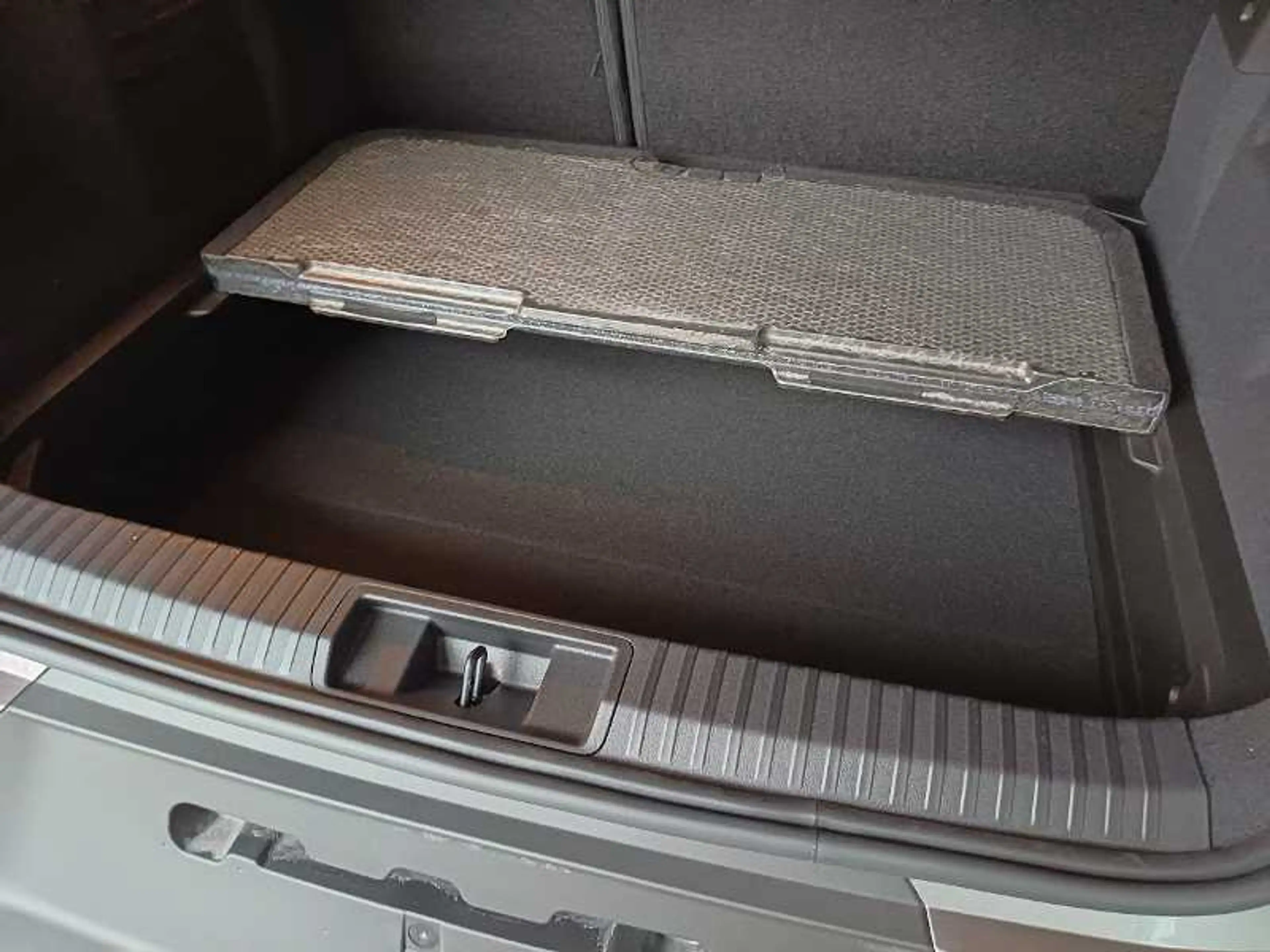 Mitsubishi Grandis Diamant PLUS 1.3 T-Benziner 7-DCT — photo 12