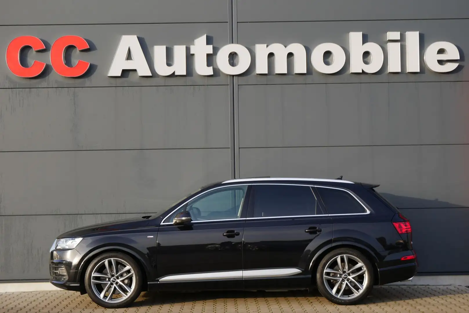 Audi Q7 3.0 TDI S-Line 7 Sitze+HUD+Pano+Matrix+21Zoll Schwarz - 1