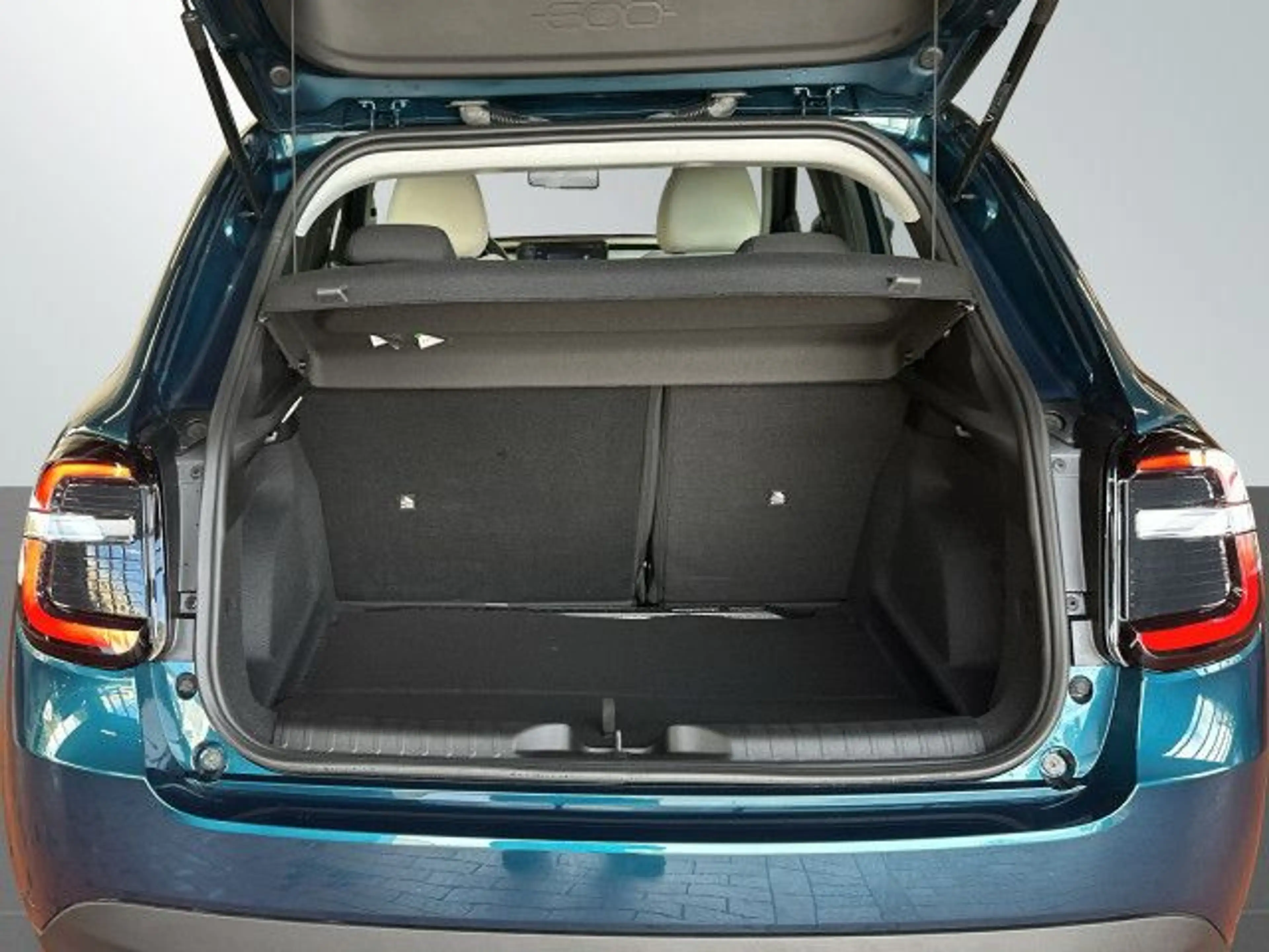 Fiat 600 Pop 1.2 T3 MHEV Bluetooth LED Klima — photo 10