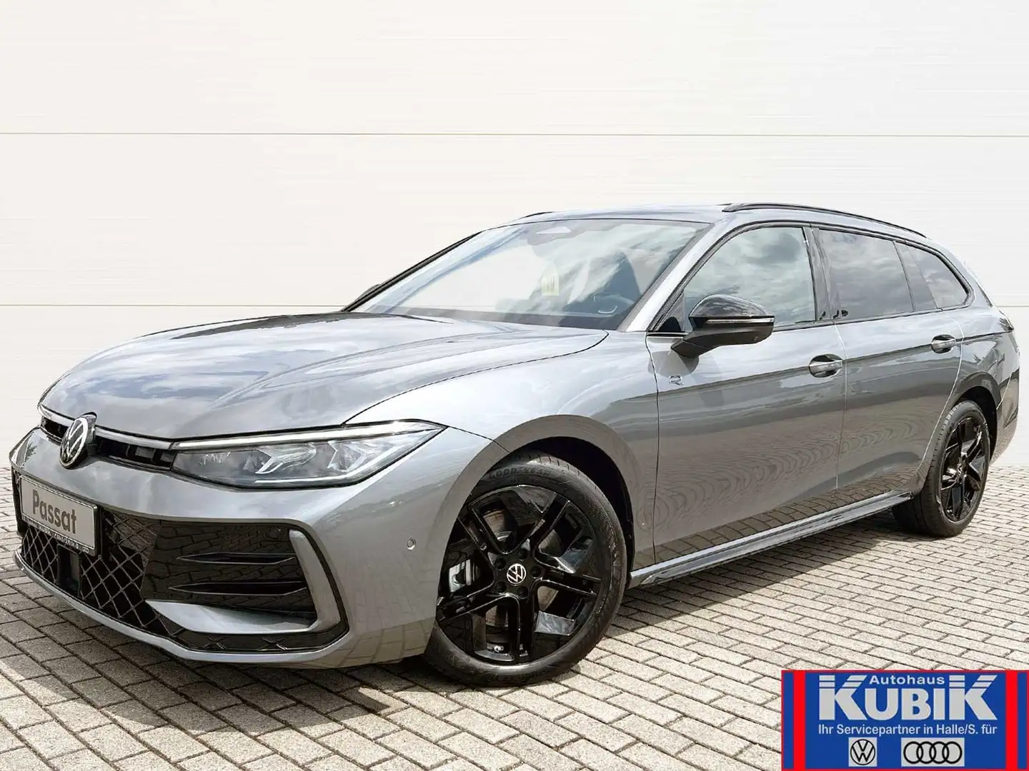 Volkswagen Passat Variant R-Line Black Style 2,0 TDI 4motion DSG+Vollaussta Grau - 2