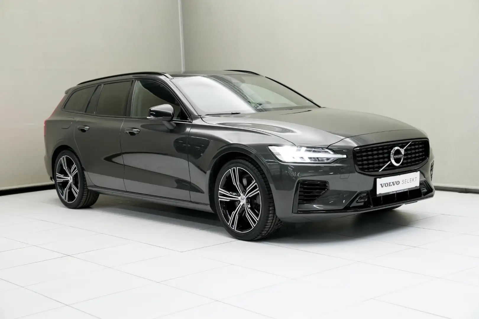 Volvo V60 Recharge R-Design, T6 Plug-in Hybrid W-Paket Grau - 1