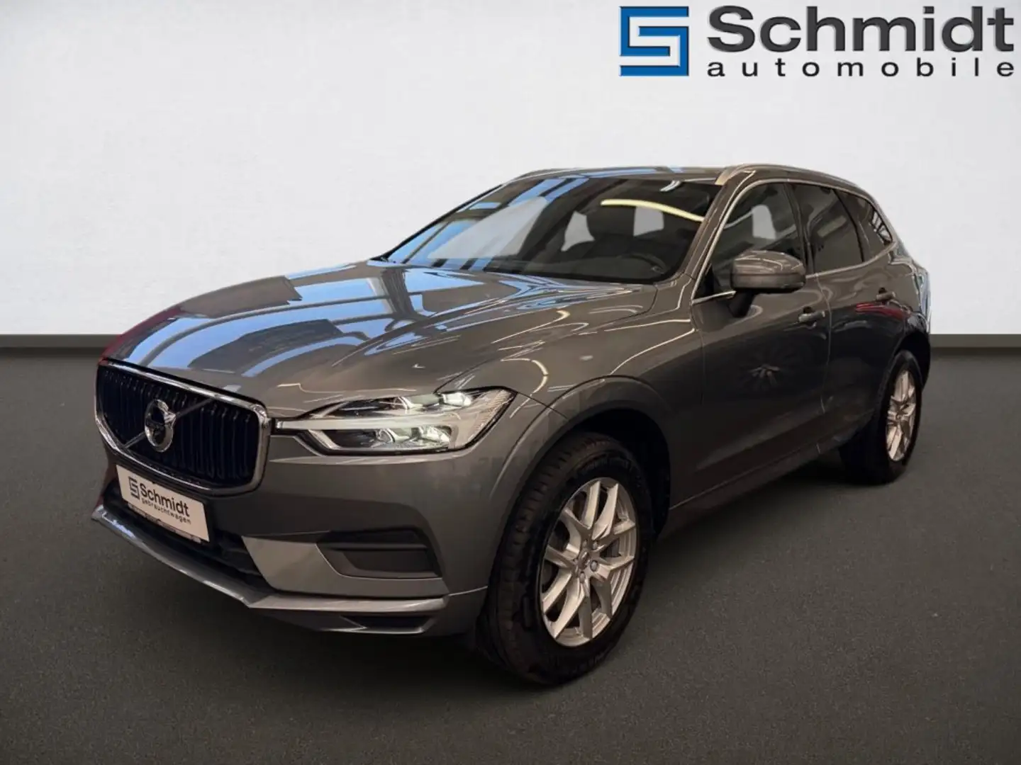 Volvo XC60 B4 Momentum Pro AWD Grau - 2