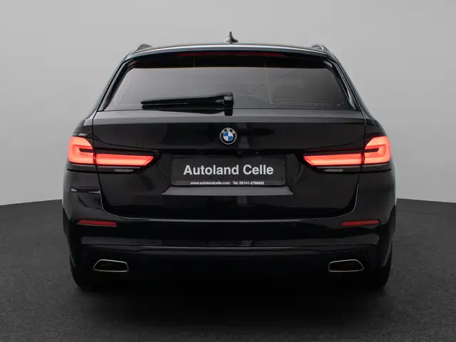 BMW 5 Series view 8