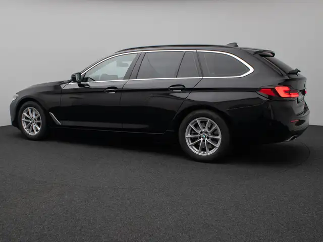 BMW 5 Series view 9