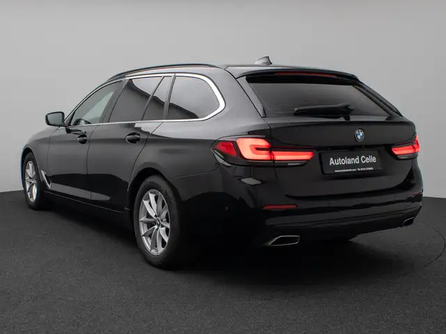 BMW 5 Series view 15