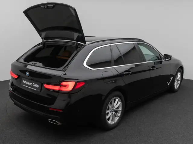 BMW 5 Series view 12