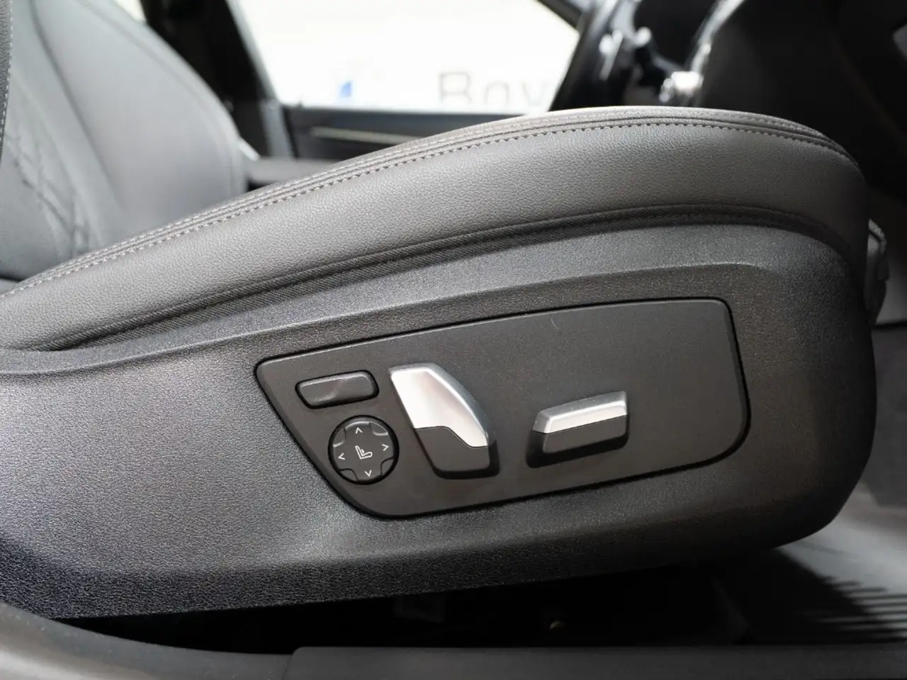 BMW 5 Series снимка BMW 5 Series