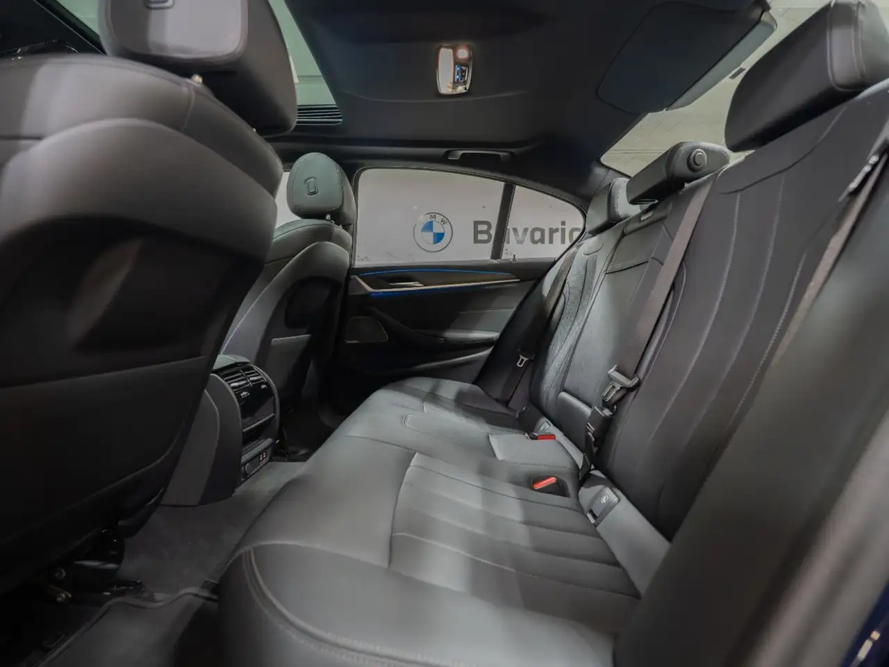 BMW 5 Series снимка BMW 5 Series