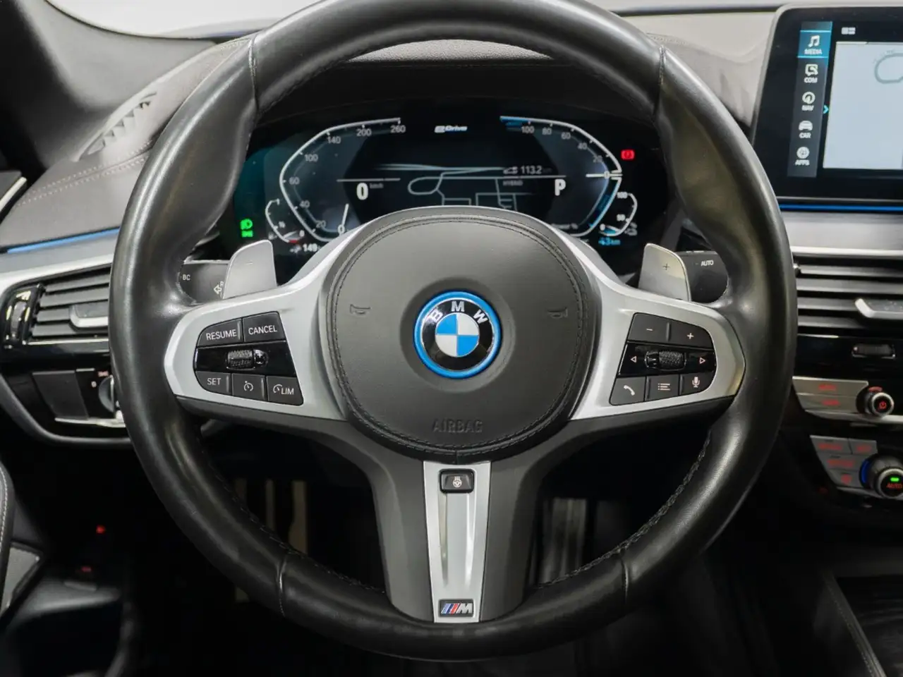 BMW 5 Series снимка BMW 5 Series