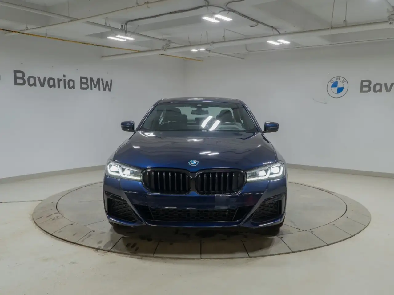 BMW 5 Series снимка BMW 5 Series