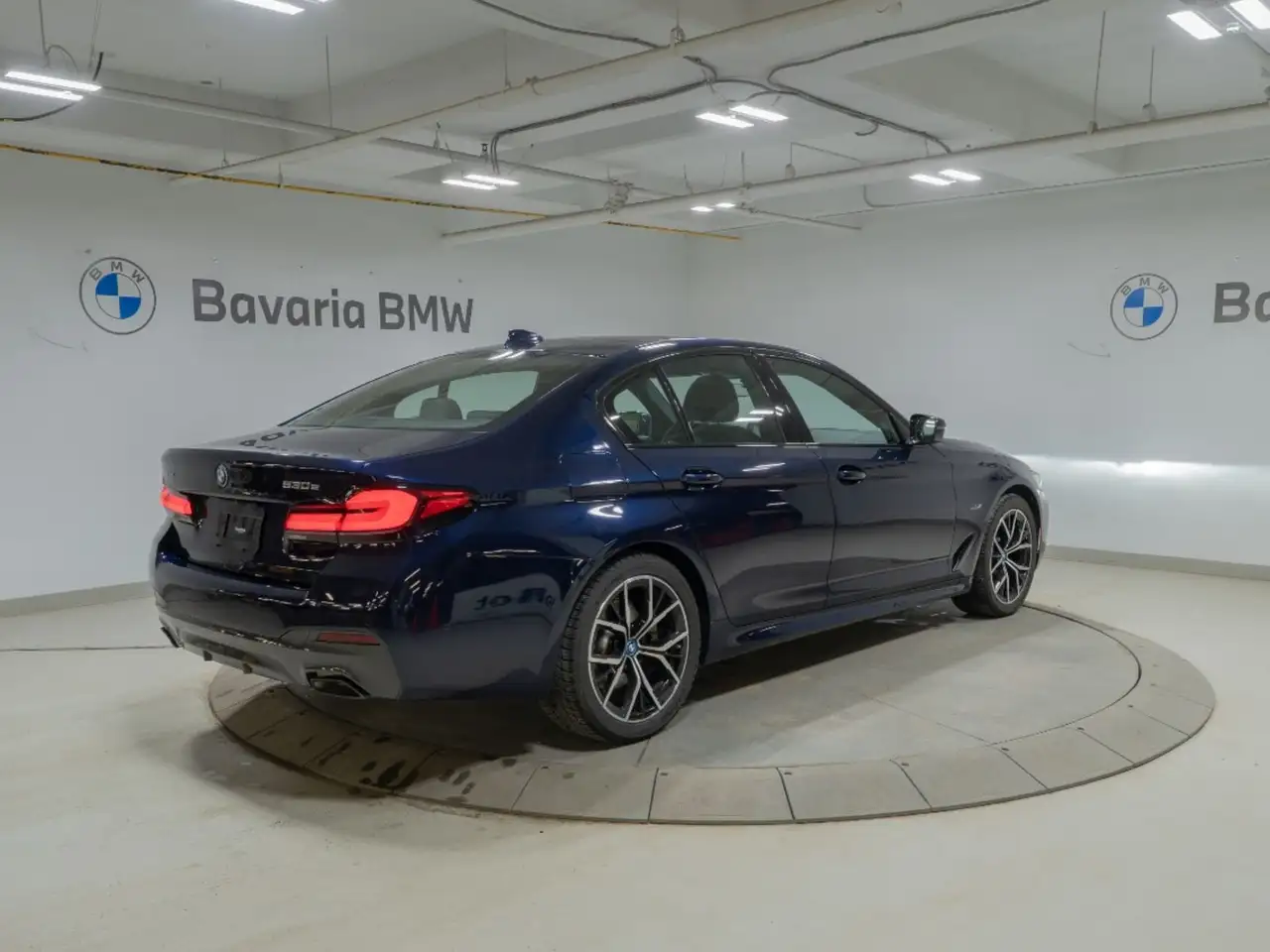 BMW 5 Series снимка BMW 5 Series