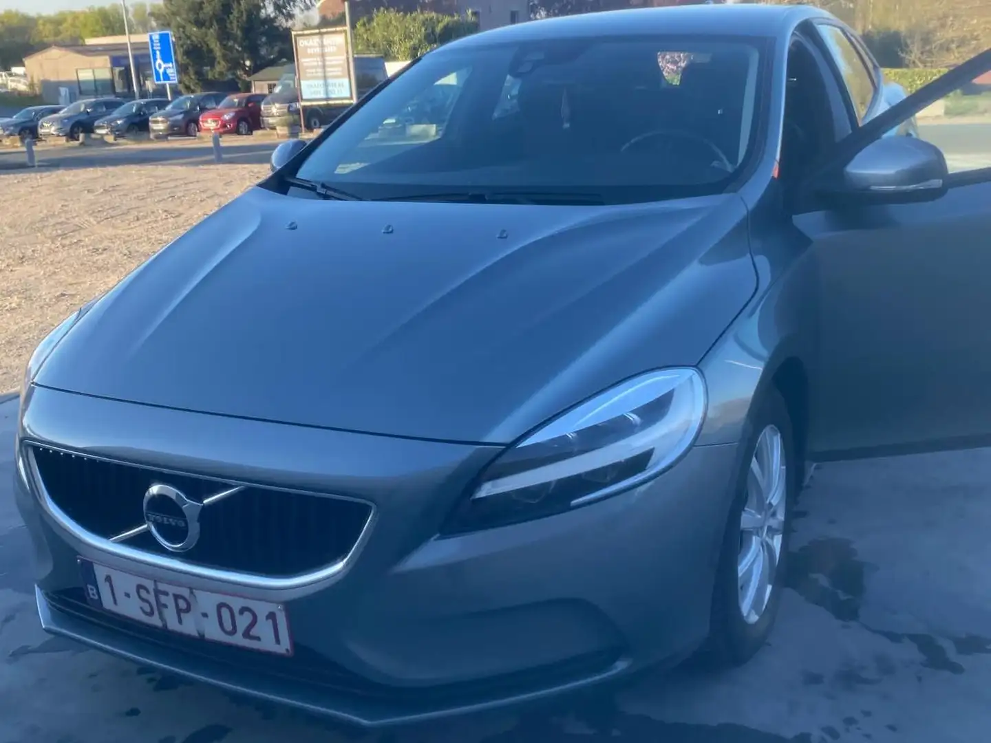 Volvo V40 V40 2.0 D2 Momentum Gris - 2