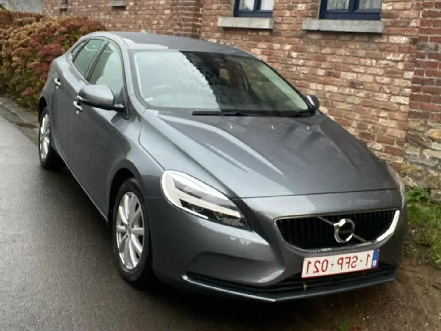 Volvo V40 V40 2.0 D2 Momentum Gris - 1