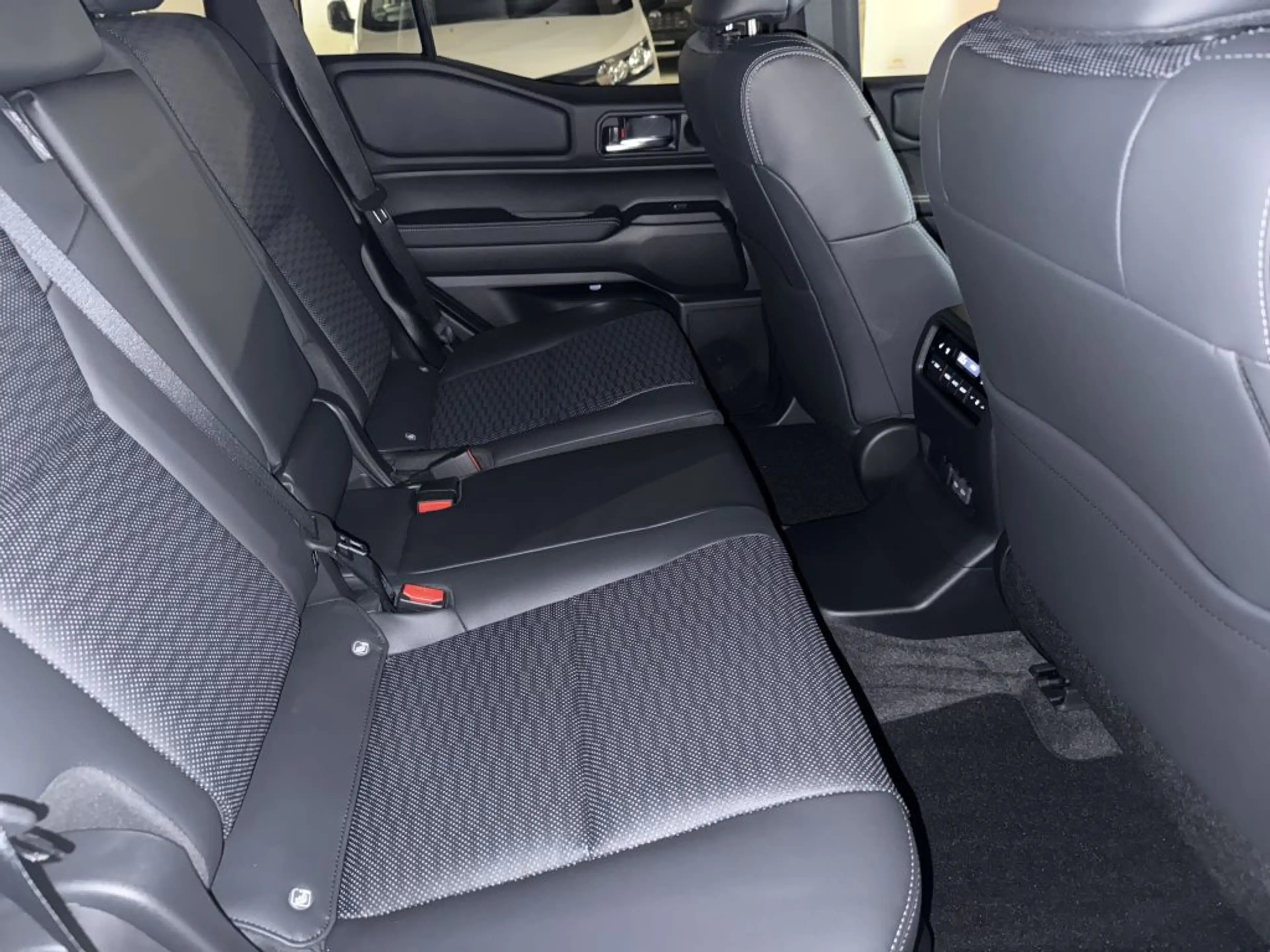 Toyota Land Cruiser 250 Mild-Hybrid Lounge Pano.dach,HUD,360°,Leder — photo 10