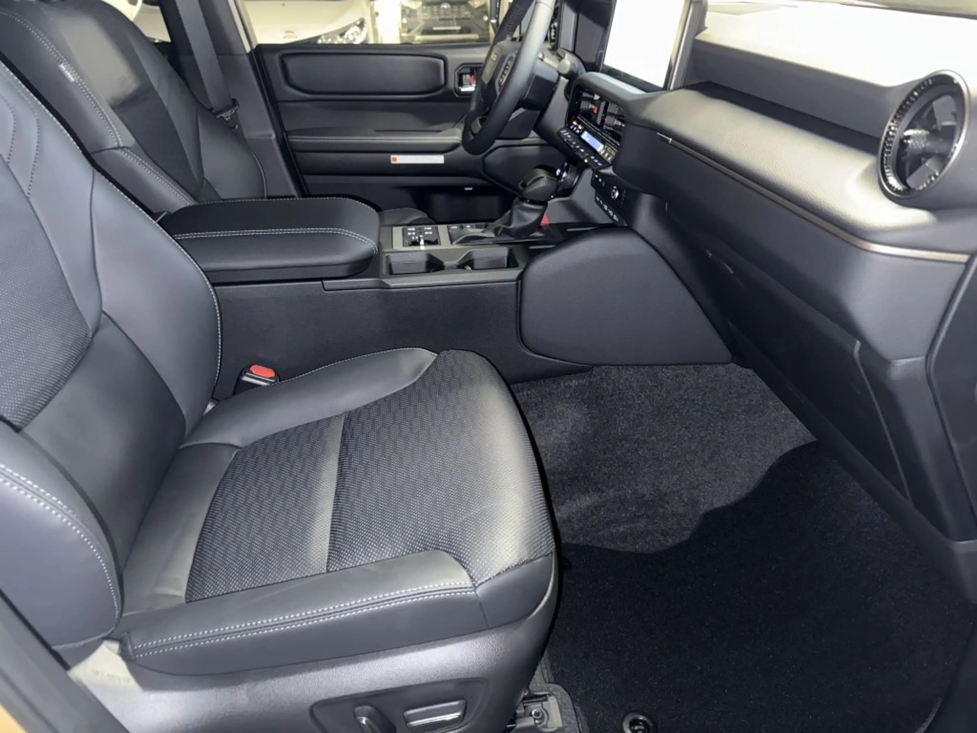 Toyota Land Cruiser 250 Mild-Hybrid Lounge Pano.dach,HUD,360°,Leder — photo 8