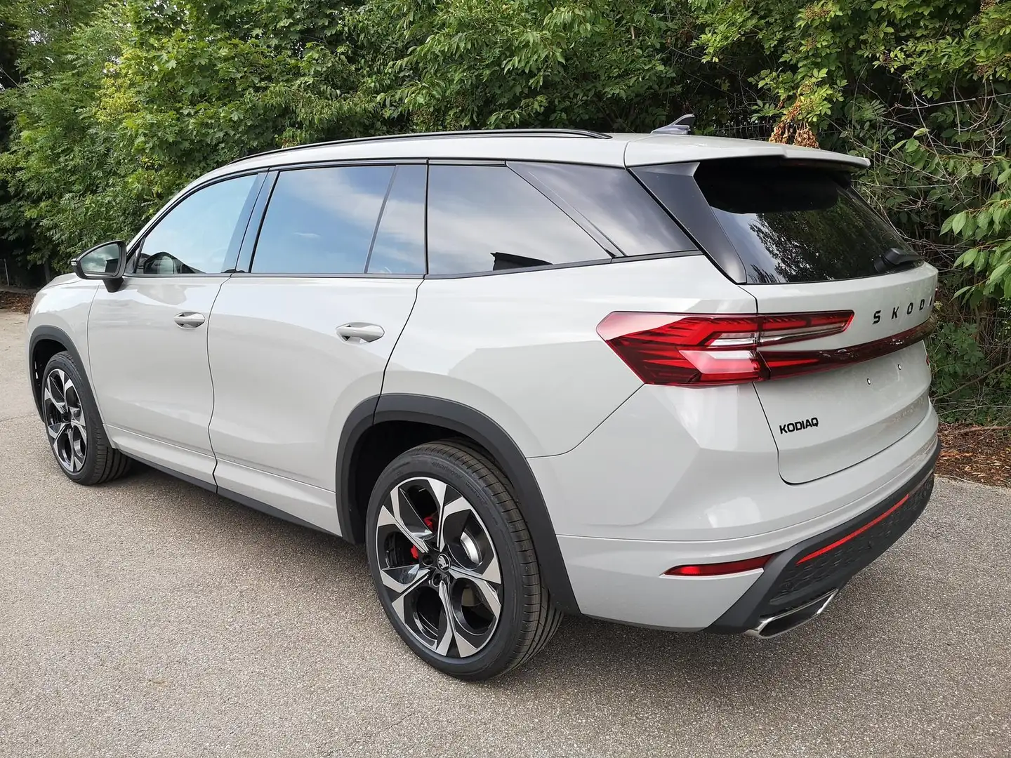 Skoda Kodiaq 2.0 TSI 195 kW 4x4 RS DSG Standh. Leder 360 AHK... Grau - 2